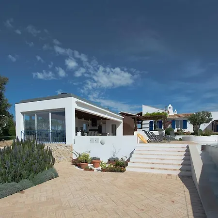 Alfarrobeira Villa *